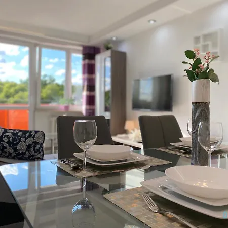 Violet Apartment *