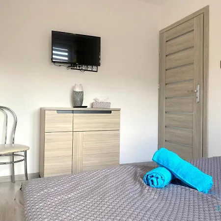 アパート Violet Apartment